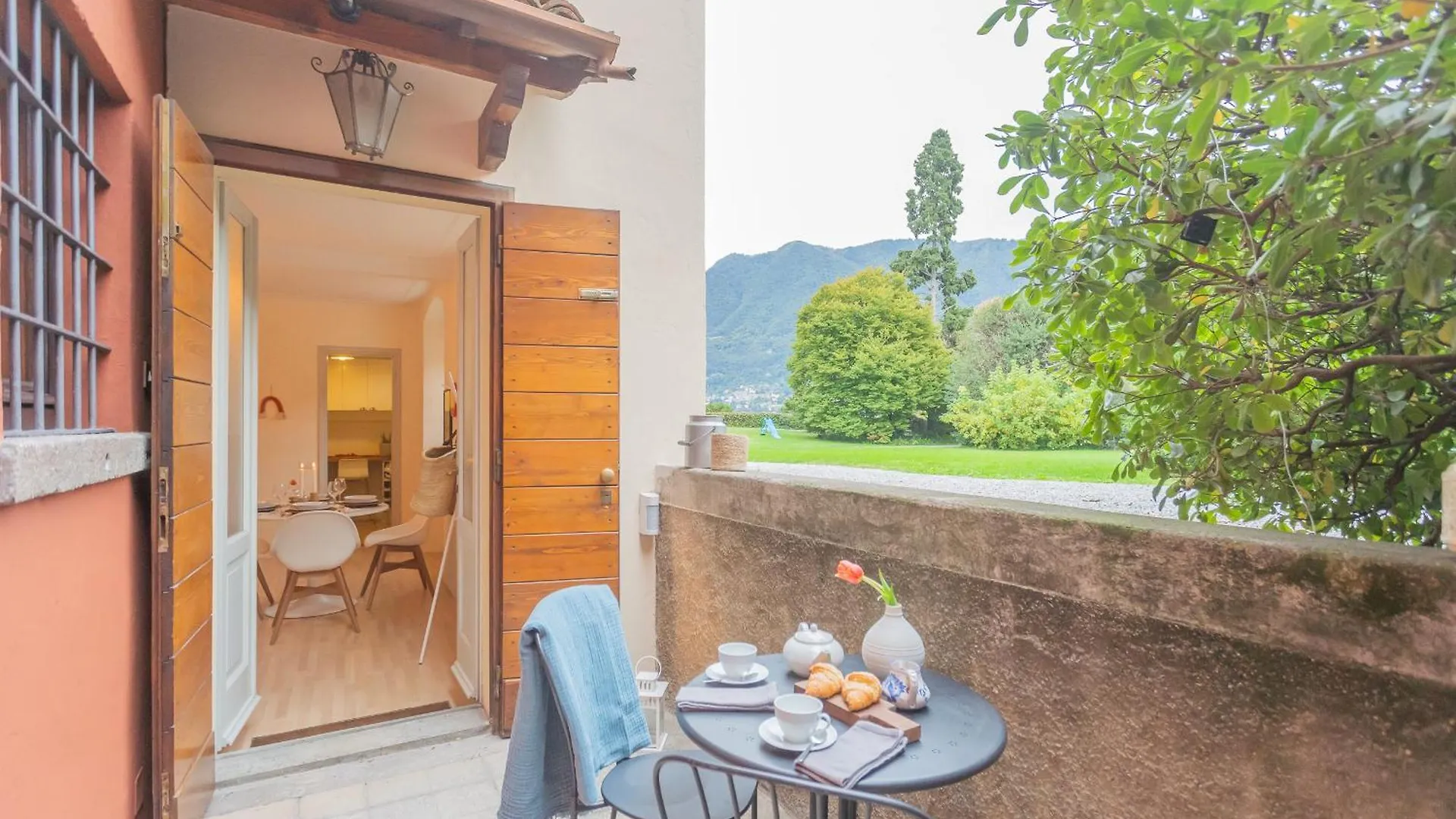 La Piazza Di Cernobbio By Rent All Como