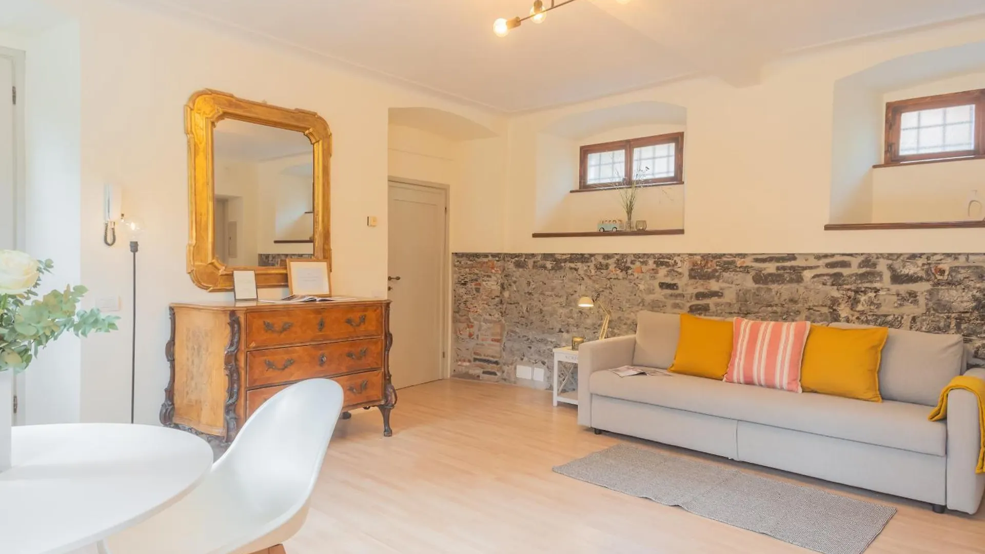 La Piazza Di Cernobbio By Rent All Como