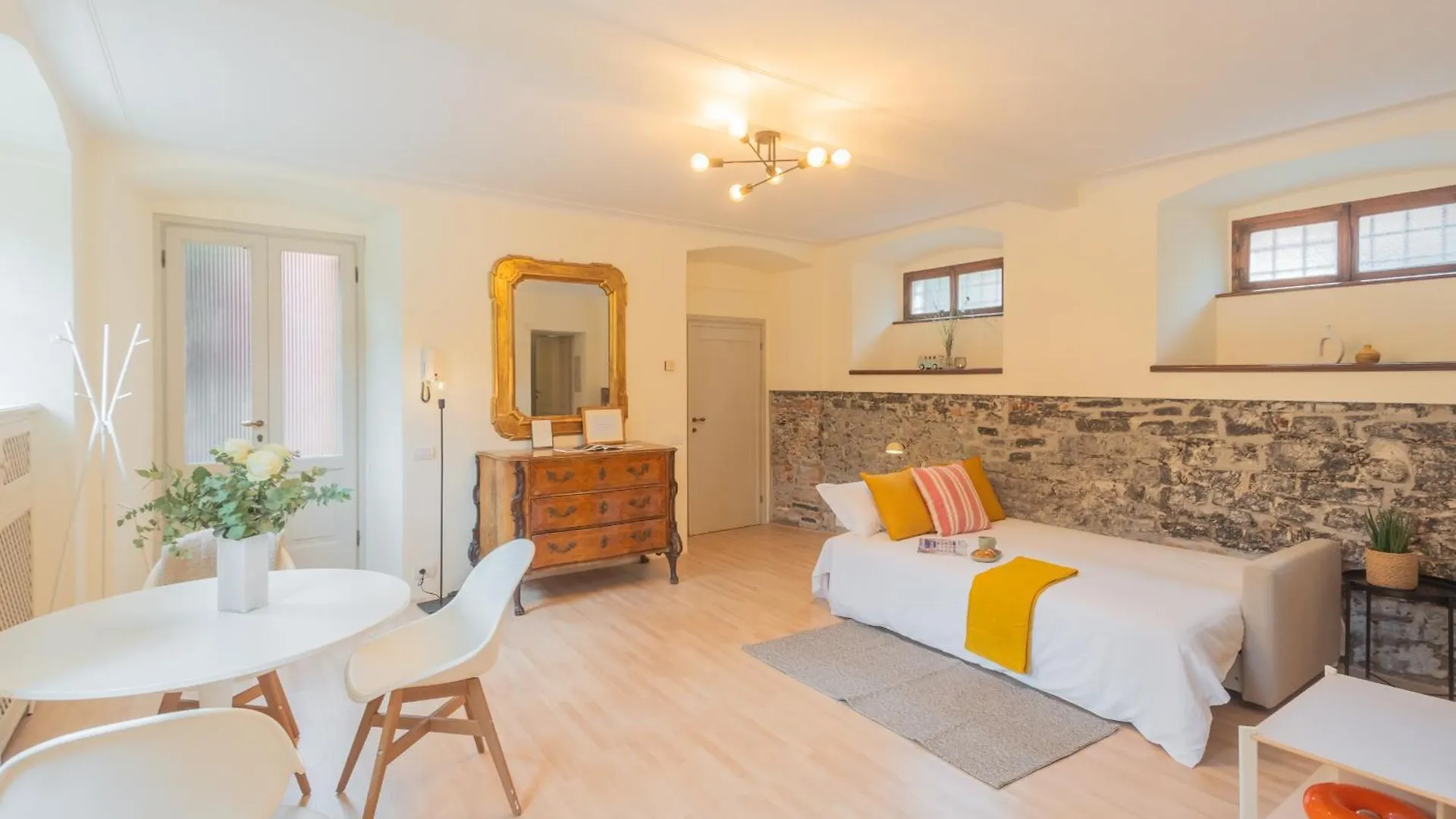 La Piazza Di Cernobbio By Rent All Como